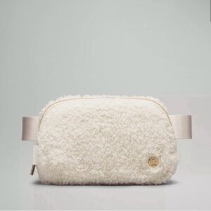 Lululemon Everywhere Fleece Belt Bag
